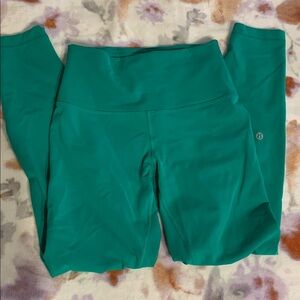 Lululemon - Wunder Train Contour
Fit High-Rise Tight 25" - Kelly
Green - Size 6